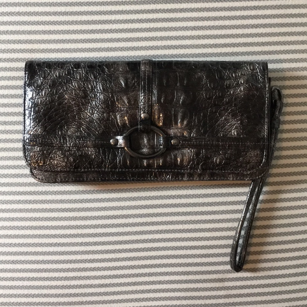 Metallic wristlet